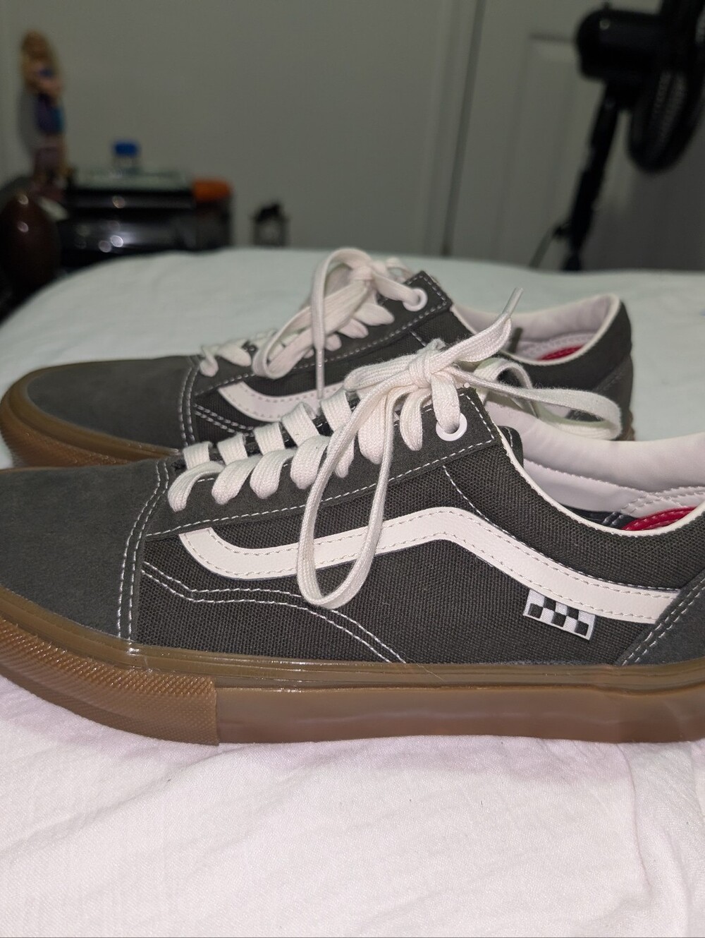 Vans Classic Low-Top Skate Sneakers in Olive Green with White Stripe